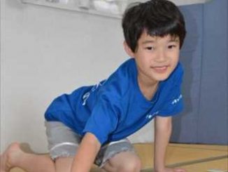 県内最年少で競技かるた初段を取得した小川さん